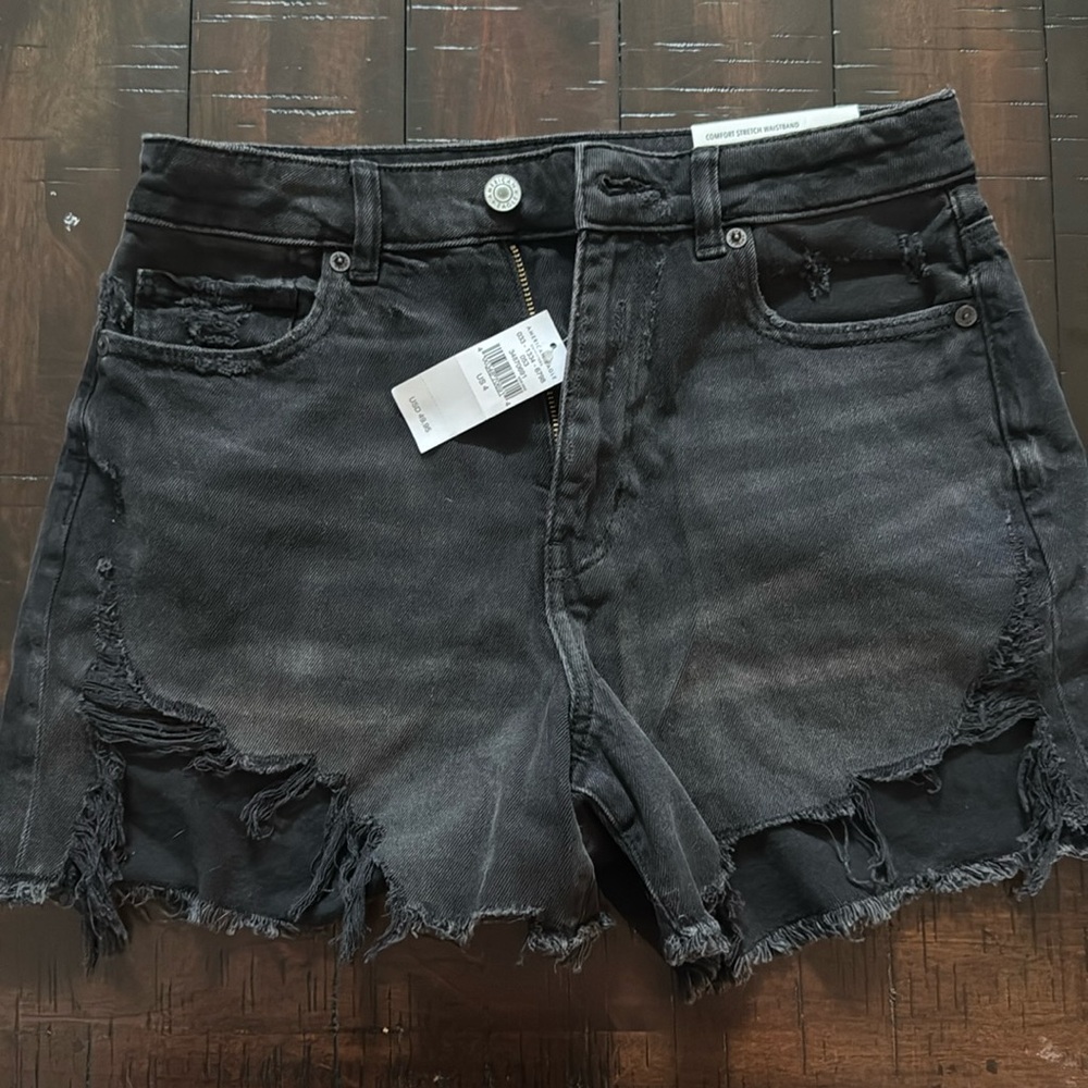 AE highest rise Comfort stretch waistband ripped Denim Mom Short Size 4/27 NWT